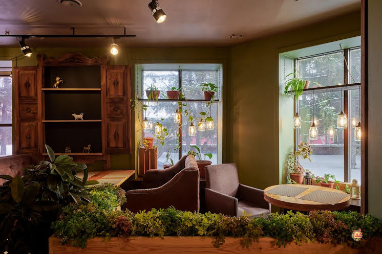 Зал на 2 этаже  в «Корова на бочке на Карла Маркса» фотография №13