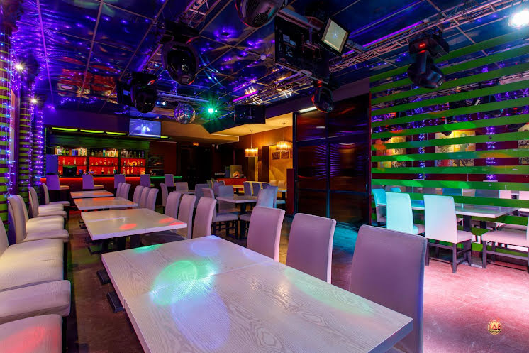 Караоке-бар «Неон» в «Гранд Мишель» фотография №7