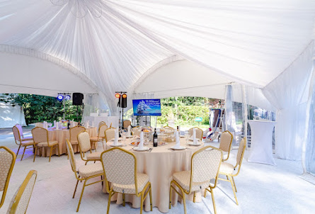 Шатёр у Каменной Оранжереи в Шатёр на Воздушном театре