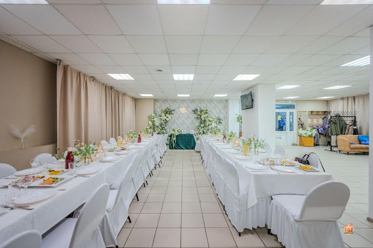 Банкетный зал в «Люкс» фотография №8