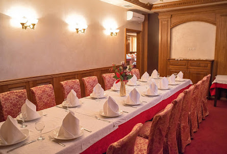 Красный VIP-зал  в Зеленый VIP-зал 