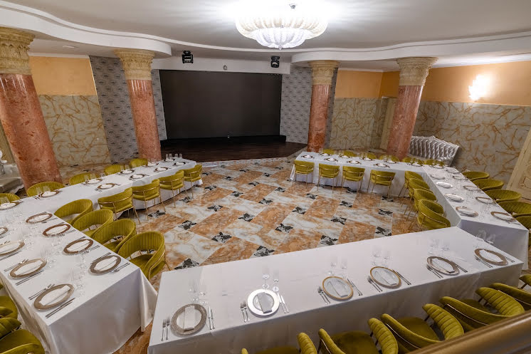Нижний колонный зал в «Malakhovka Palace» фотография №3