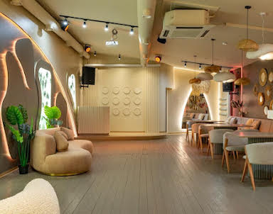  ресторан МАЙ Москва на Курской