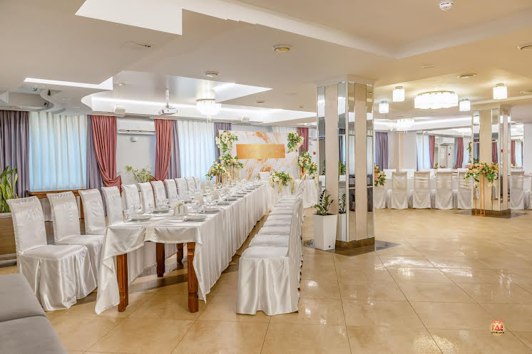 Зал на 100 человек в «Континент-Хауз» фотография №8