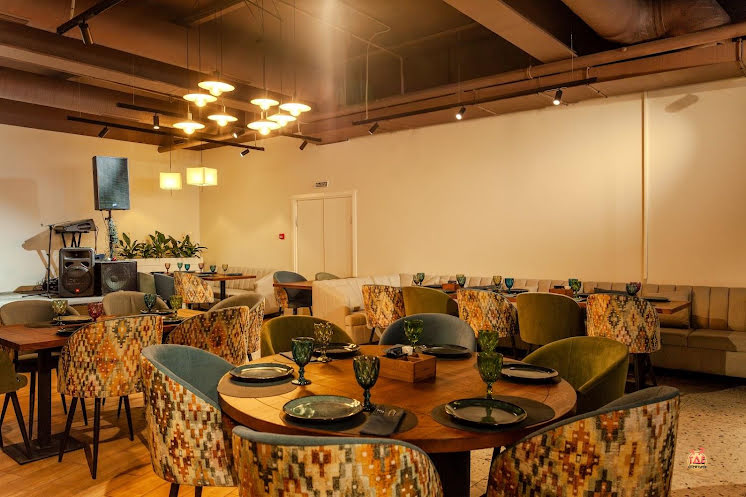 Зал 2 этажа  в «Шато Манави на Профсоюзной» фотография №13