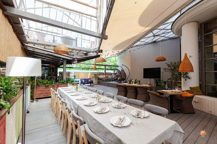 Малая летняя веранда в «Food Embassy» фотография №2