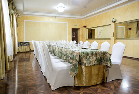 Зал «Золотой» в Малый зал