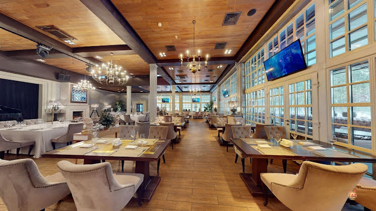 Основной зал в «Шале Берёзка» фотография №4