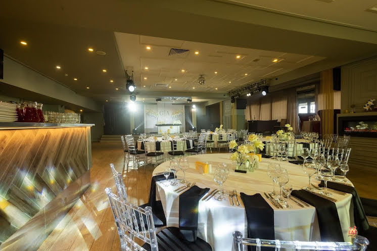 Большой зал ресторана в «Monet» фотография №5