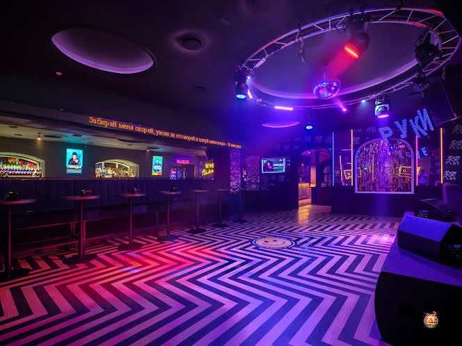 Основной зал в «Руки Вверх!» фотография №5