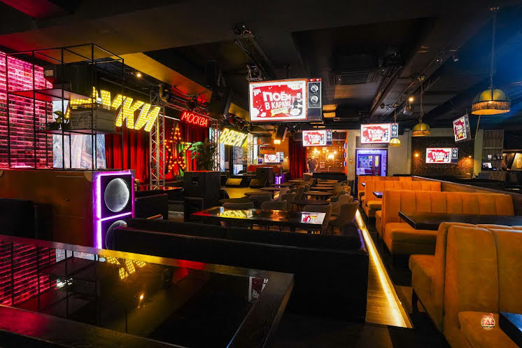 Основной зал  в «Руки ВВерх! Бар на Тверской» фотография №8