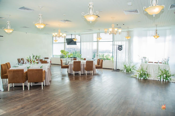 Зал «Панорама-сад» в «Panorama Steak House» фотография №8