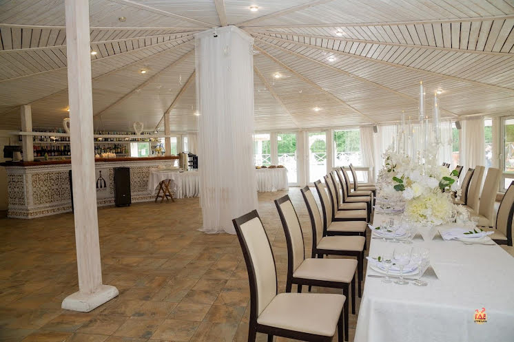 Зал ресторана в «Прибрежный Ярбург» фотография №6