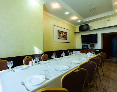  ресторан Лион на Перовской