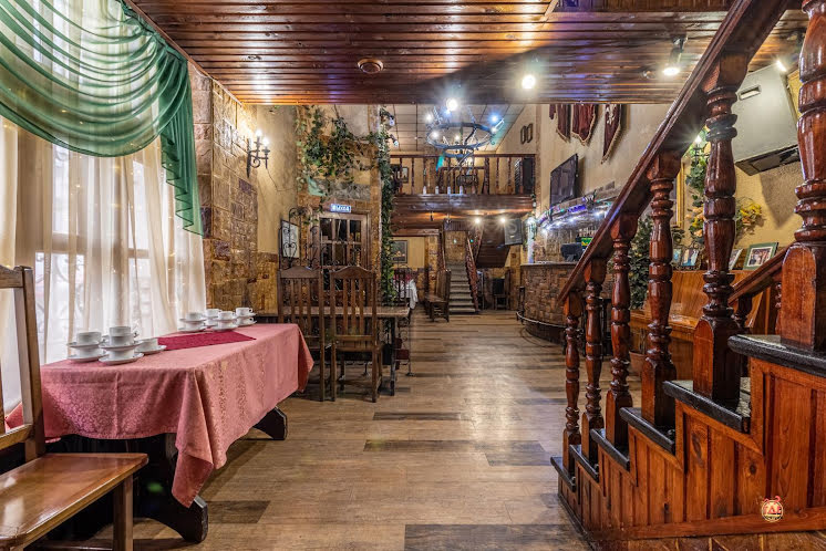 Основной зал в «Замок Атоса» фотография №7