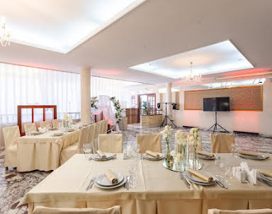  ресторан Аструс