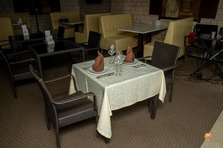 Основной зал в «Камелот» фотография №8