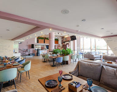  ресторан Шато Манави на Адмирала Лазарева