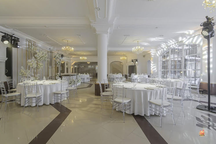  Царский зал в «Мир у Озера» фотография №12