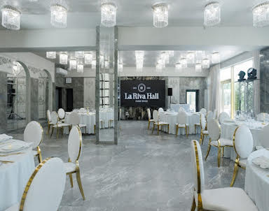  ресторан La Riva Hall