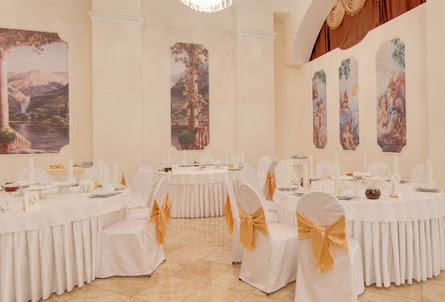 Большой банкетный зал в Малый банкетный зал