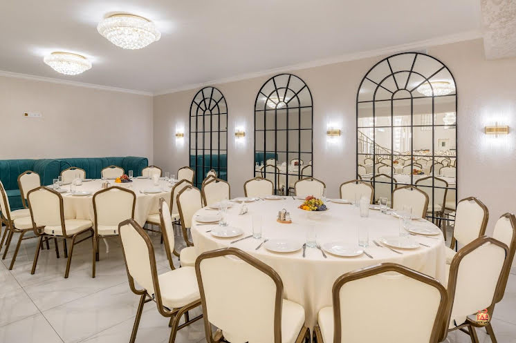 Зал ресторана в «Shalet» фотография №6