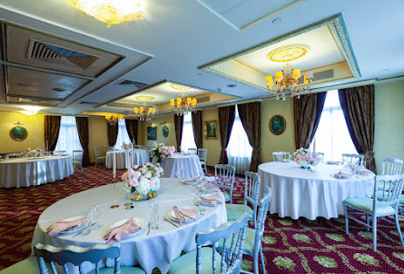 Диванный зал в Каминный зал