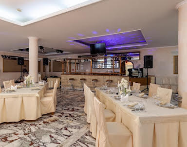  ресторан Аструс