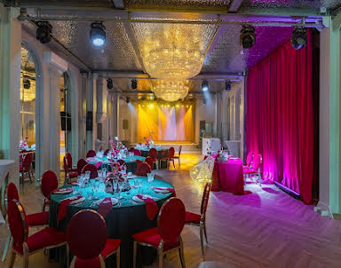  ресторан La Riva Hall