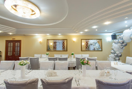 Большой зал в Малый зал 