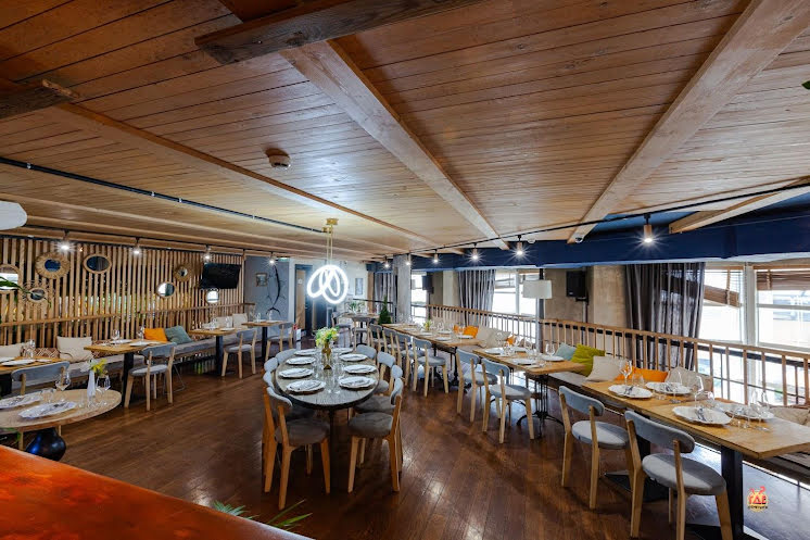 Зал на 2 этаже в «Food Embassy» фотография №15