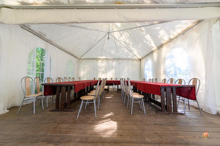 Летний шатер в липах в «Местечко Бор» фотография №4