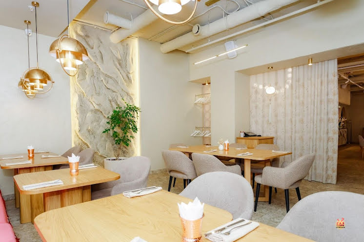 Основной зал в «Tatar by Tubatay на Мусина» фотография №8