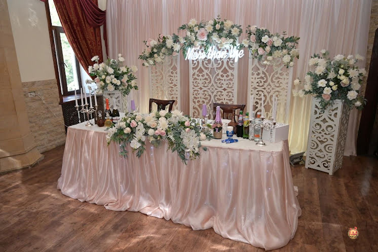 Основной зал в «Мангал» фотография №2