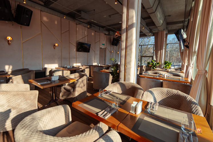 Большой караоке зал в «Сытый лось на Большой Семёновской» фотография №3