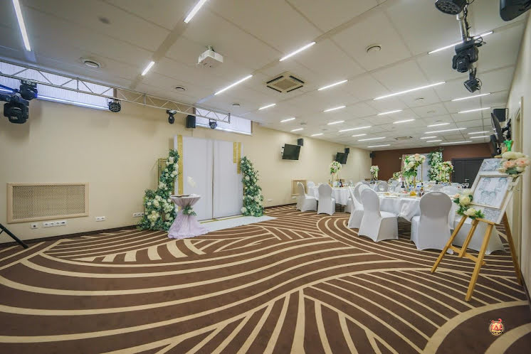 Большой банкетный зал в «BISCAFE» фотография №5