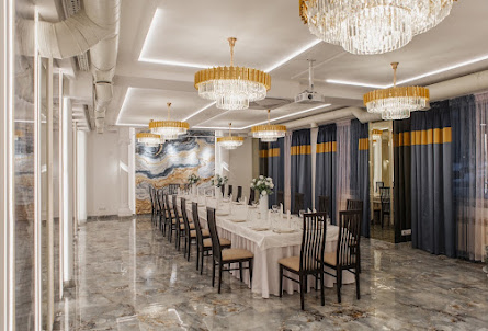 Зал "Зеркальный" в Зал "Зеленый"