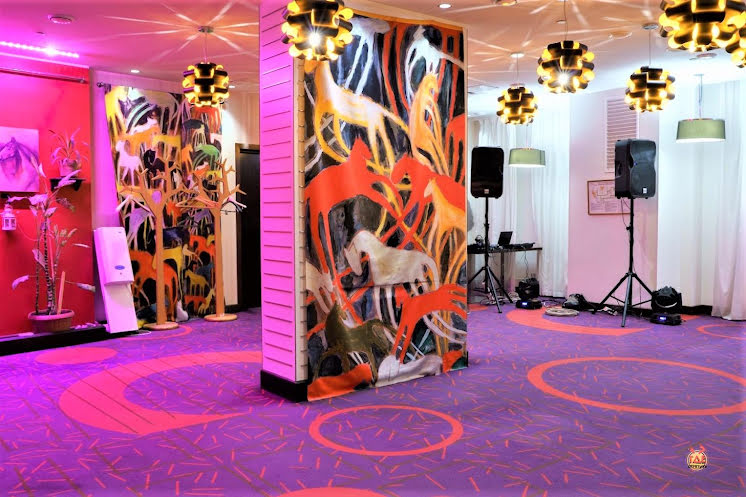 Банкетный зал ресторана  в «Ресторан «Cosmos Astrakhan Hotel» в Астрахани» фотография №4