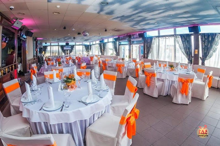 Летняя крытая терраса в «Залив» фотография №3