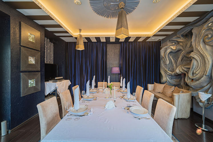 Каминный зал в «La Rose D’or» фотография №5