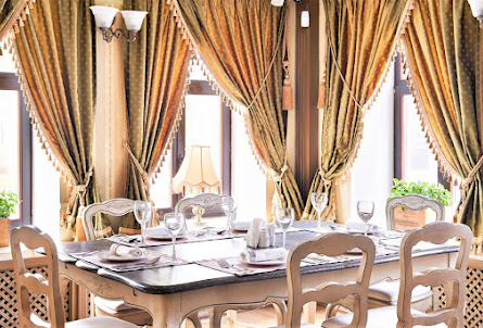 Зал на 25 человек в Зал на 6 человек