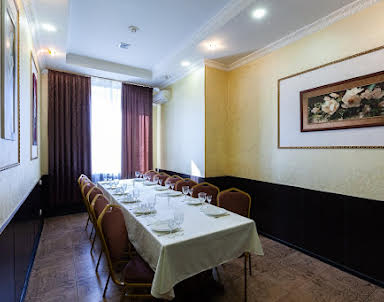  ресторан Лион на Перовской