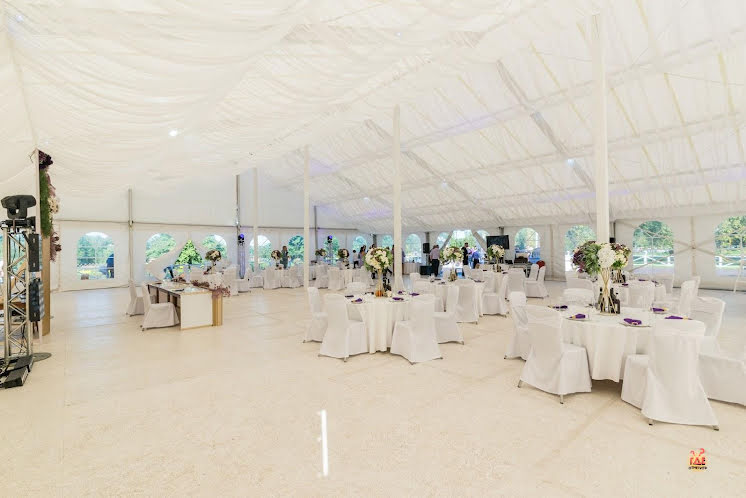 Шатер у пруда в «Sofrino Park» фотография №7