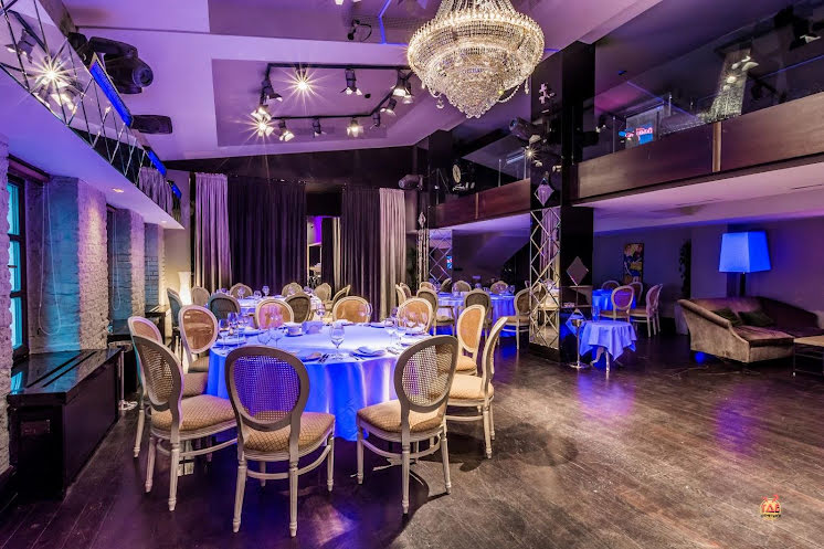 Зеркальный банкетный зал в «Гусятникоff» фотография №3