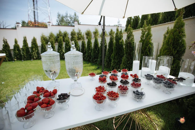 Летняя терраса в саду  в «Villa Barvikha 135» фотография №12