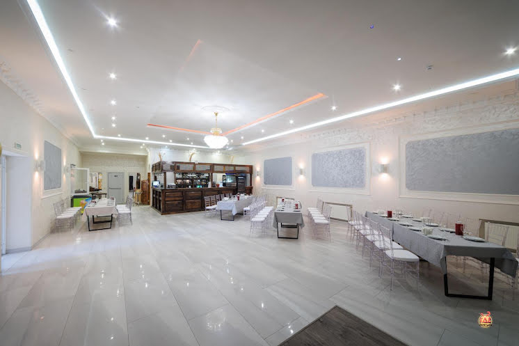 Зал ресторана  в «Зеленая роща» фотография №13