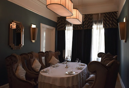 Обойный зал в Зал «Паркетный»