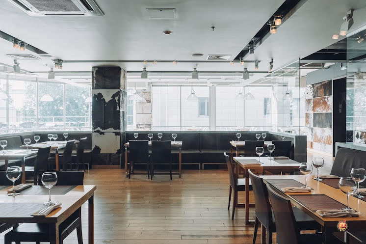 Зал "Аквариум" в «KorovaBar» фотография №3