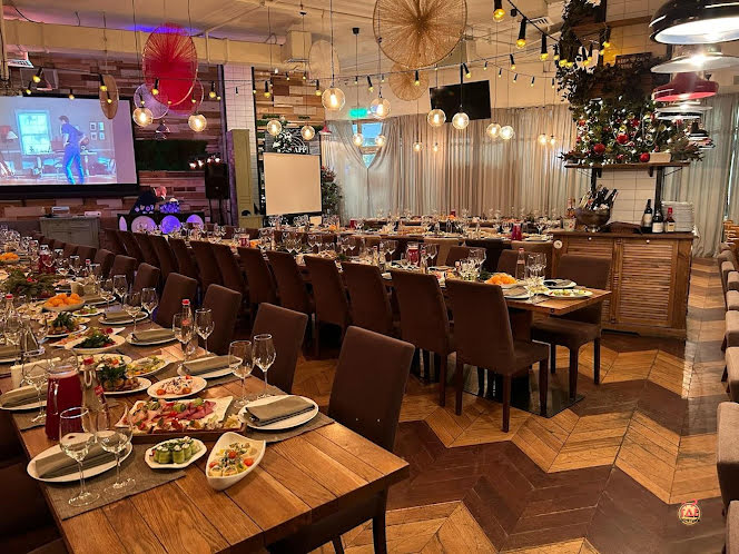 Основной зал в «Bon App Cafe» фотография №18