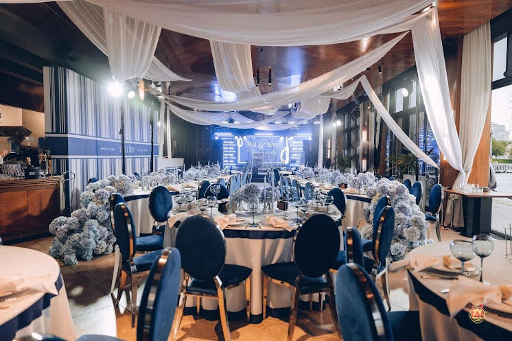 Основной зал в «Mooring» фотография №13